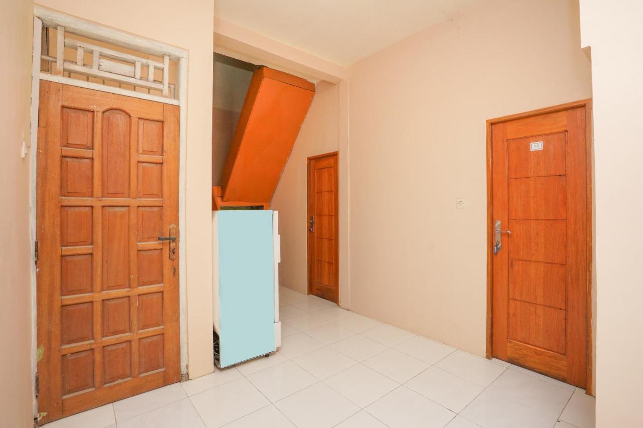 OYO 2656 Az Zahra Residence Syariah Surabaya Bagian luar foto