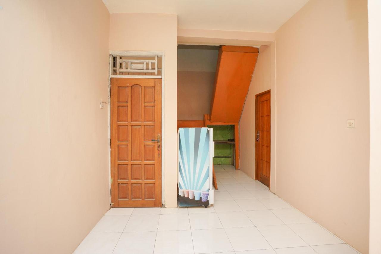 OYO 2656 Az Zahra Residence Syariah Surabaya Bagian luar foto
