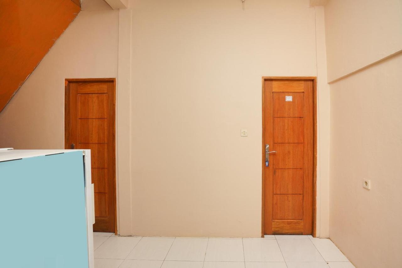 OYO 2656 Az Zahra Residence Syariah Surabaya Bagian luar foto